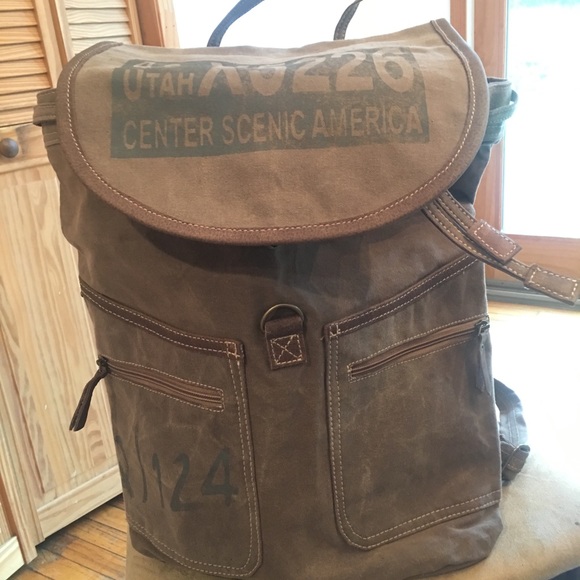 Backpack SOLD - Picture 5 of 6